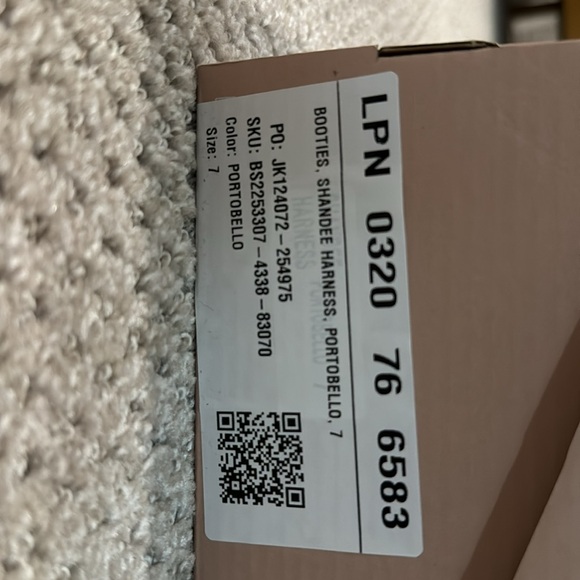 JustFab—Heeled Boots-NWT- size 7 - Picture 3 of 3